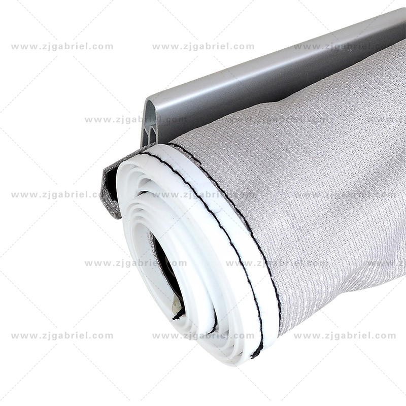 Car panoramic roof blind